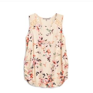 MATERNITY LACE CROCHET TOP